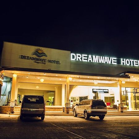 Dreamwave Hotel Ilagan Exteriör bild